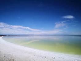 察尔汗盐湖值得去吗_察尔汗盐湖在哪个城市
